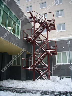 Маршевая пожарная лестница